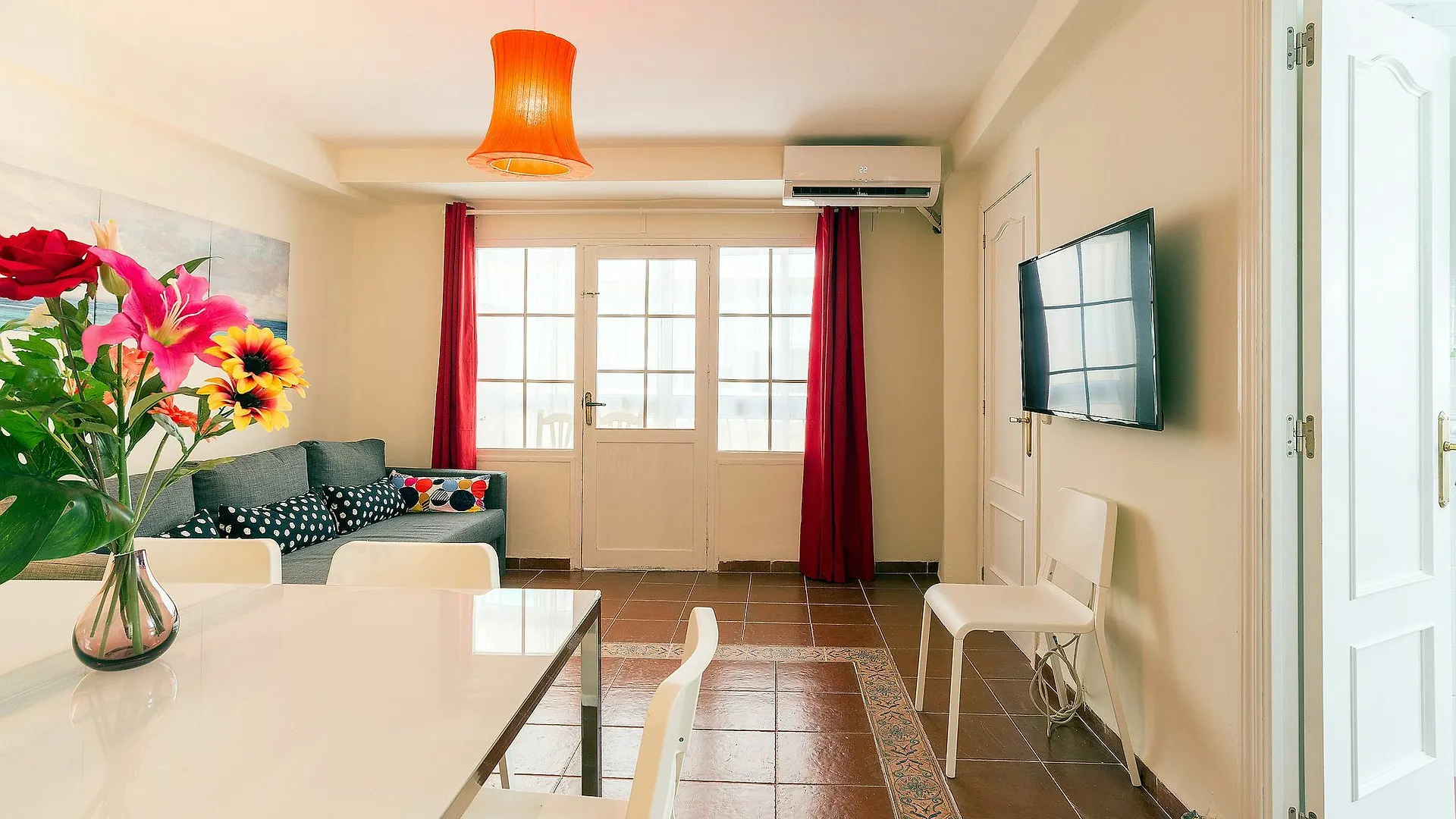 הקונטקטים של Victoria Citycenter Apartment